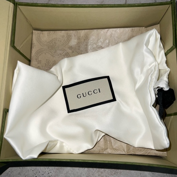 GG Marmont Leather Buckle - Picture 2 of 3